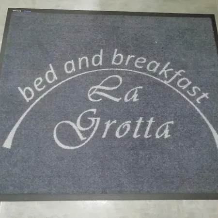 La Grotta 4*