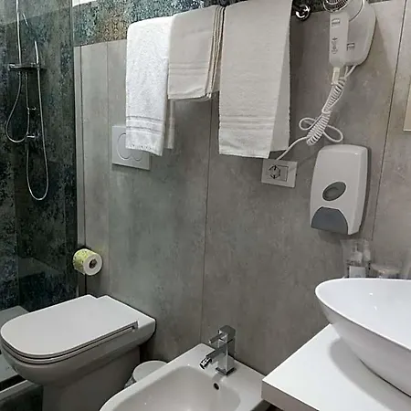 Bed & Breakfast La Grotta 4*