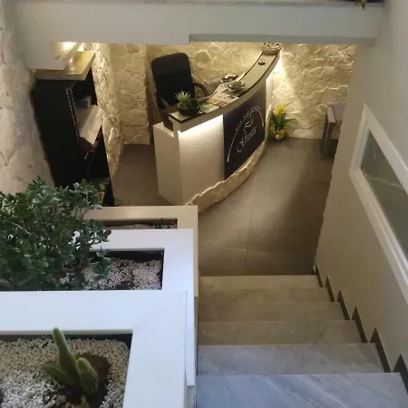 Couette-café La Grotta 3*